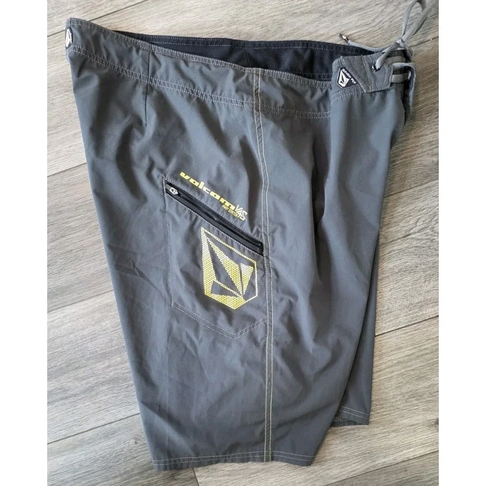 Volcom men 38